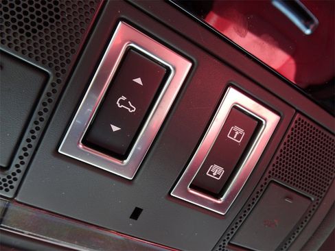 Used 2024 Jaguar F-PACE R-Dynamic S image 23