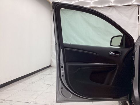 Used 2019 Dodge Journey Crossroad w/ Popular Equipment Group AWD/4WD image 18