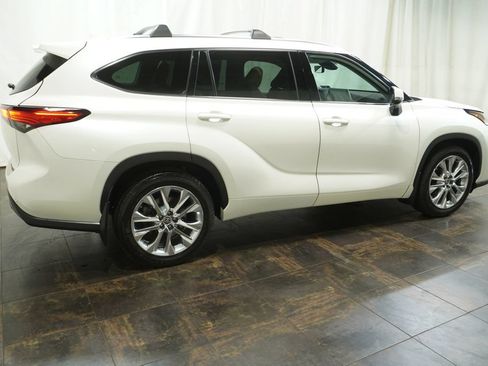 Used 2020 Toyota Highlander Limited AWD/4WD image 4