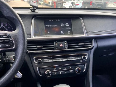 Used 2018 Kia Optima LX FWD image 7