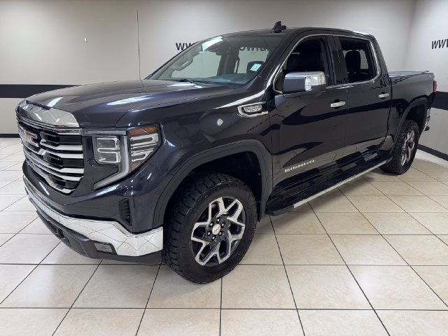 Used 2023 GMC Sierra 1500 SLT AWD/4WD image 3