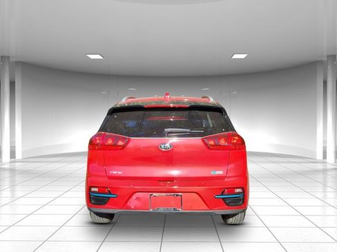 Used 2020 Kia Niro EX image 4