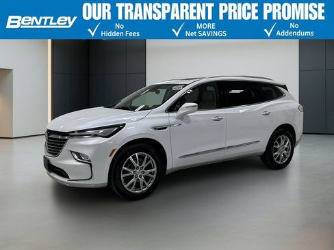 Used 2023 Buick Enclave Essence w/ Experience Buick Package FWD image 1