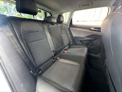 Used 2022 Volkswagen Taos SE FWD image 28
