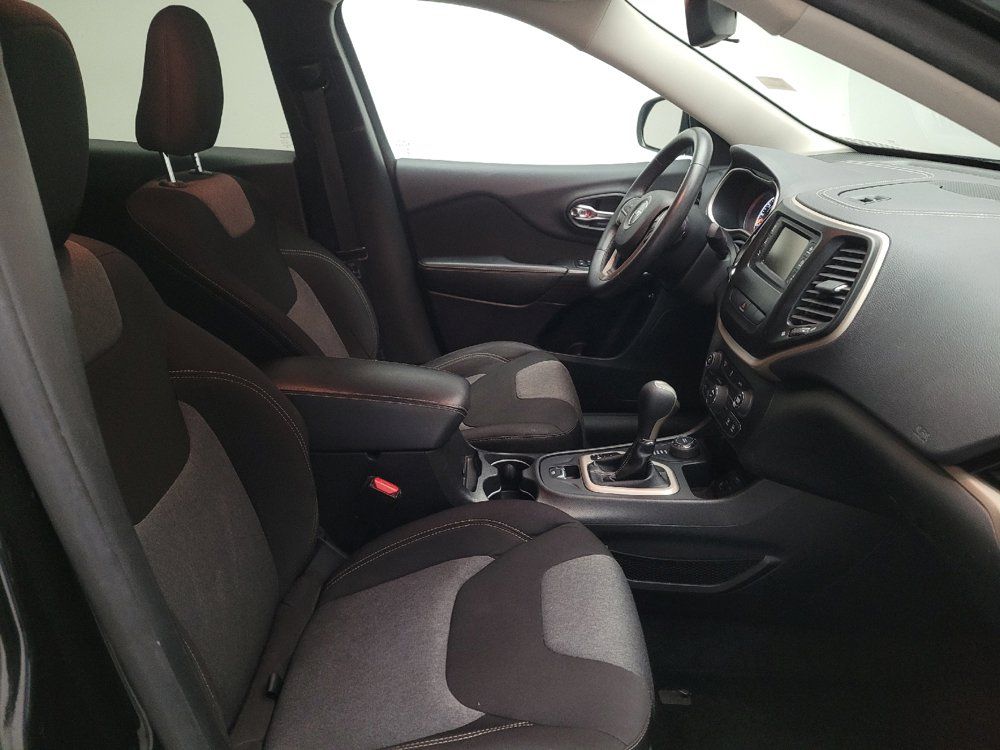 Used 2014 Jeep Cherokee Latitude w/ Cold Weather Group AWD/4WD image 21