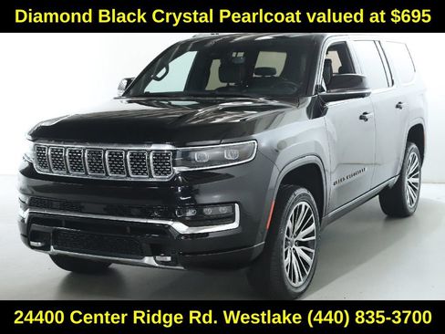 Used 2024 Jeep Grand Wagoneer Series III w/ HD Trailer Tow Package AWD/4WD image 4