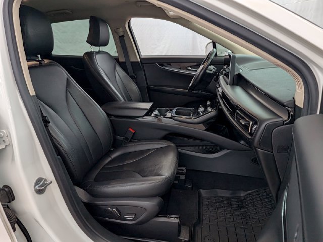 Used 2022 Lincoln Nautilus AWD w/ Premium Package image 24