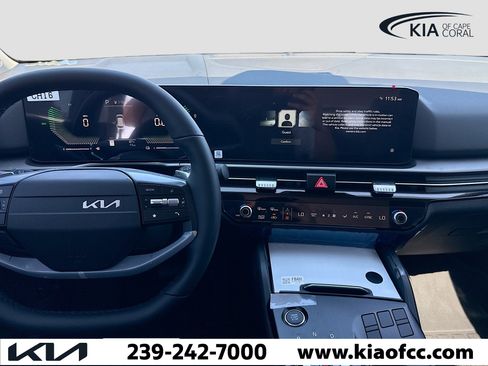 New 2026 Kia Sportage LX image 18