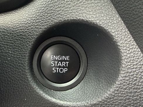 Used 2025 Toyota Corolla Cross XLE FWD image 26
