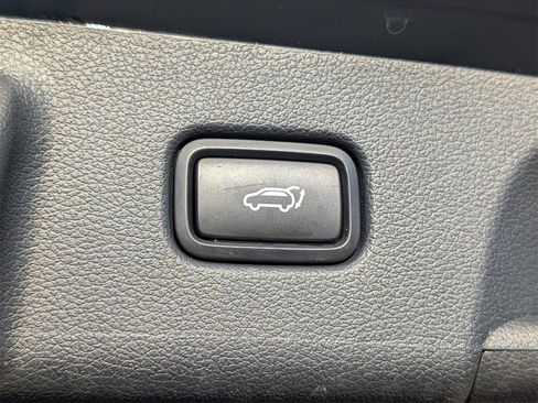 Used 2023 Hyundai Palisade Limited image 34