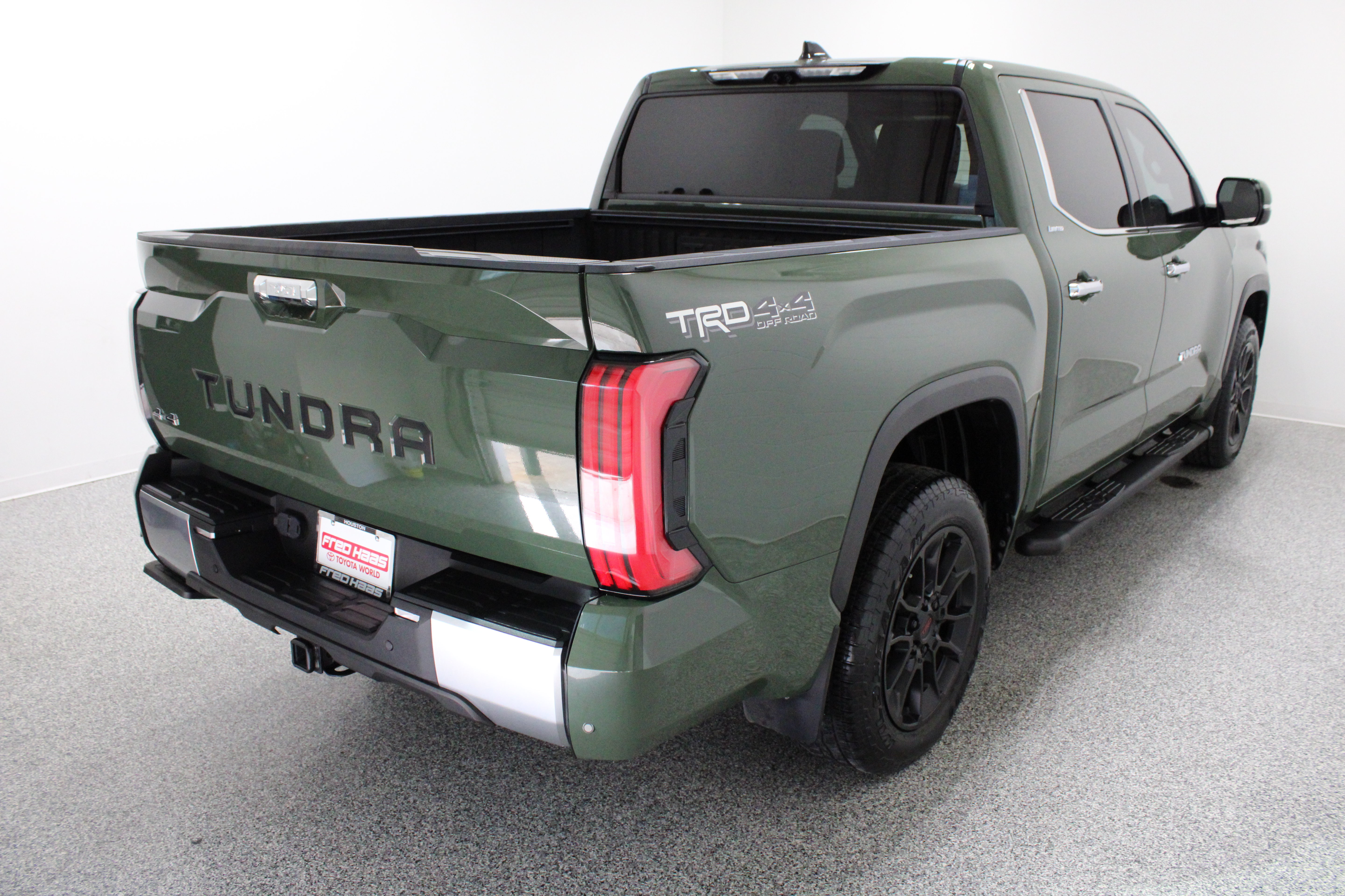 Used 2023 Toyota Tundra Limited w/ TRD Off-Road Package AWD/4WD image 7