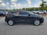 Used 2022 Nissan Rogue Sport SV w/ Technology Package image 2