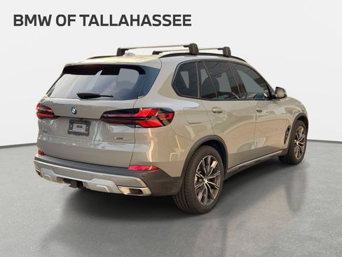 Used 2025 BMW X5 xDrive40i w/ Parking Assistance Package AWD/4WD image 5