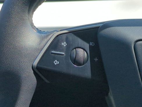 Used 2024 Tesla Cybertruck AWD Crew Cab image 22
