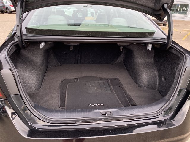 Used 2025 Nissan Altima 2.5 SV FWD image 21