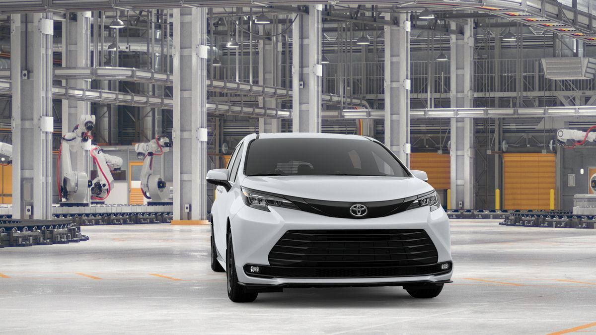 New 2026 Toyota Sienna XLE Woodland Edition AWD/4WD image 16