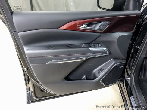 Used 2024 Chevrolet Traverse RS image 19