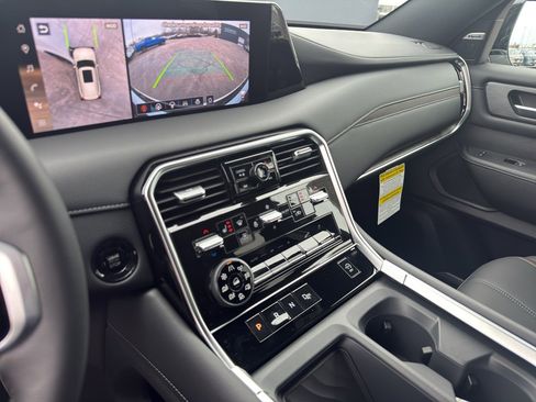 New 2026 Nissan Armada SL image 21