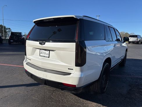 Used 2023 Cadillac Escalade ESV Premium Luxury w/ Performance Package image 6