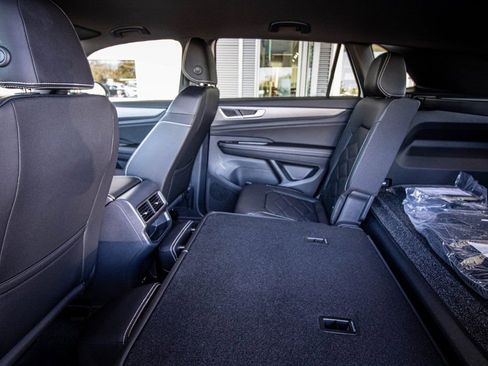 New 2026 Volkswagen Atlas Cross Sport SE image 47