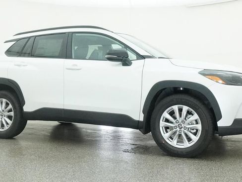 New 2026 Toyota Corolla Cross LE FWD image 28