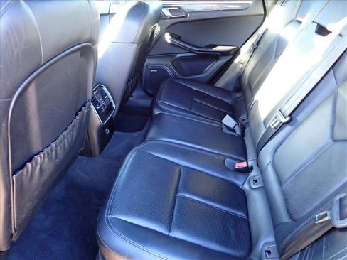 Used 2017 Porsche Macan Turbo image 10