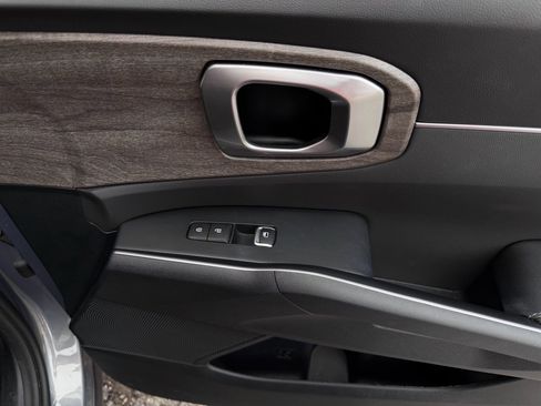 Used 2022 Kia Sorento EX image 28