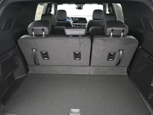 New 2026 Chevrolet Traverse LT w/ Driver Confidence Package AWD/4WD image 25