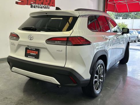Used 2026 Toyota Corolla Cross XLE FWD image 3