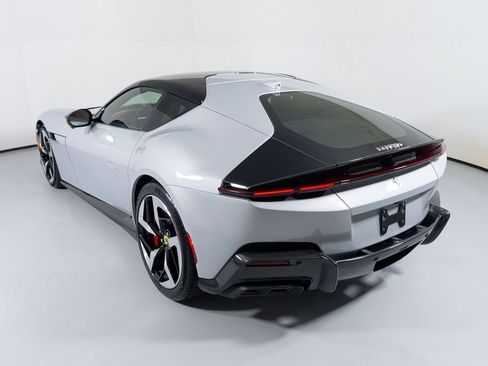 Used 2025 Ferrari 12Cilindri RWD image 14