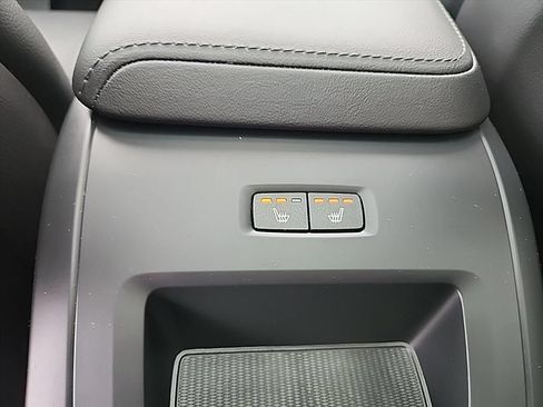 Certified 2025 Volvo XC60 T8 Core AWD/4WD image 30