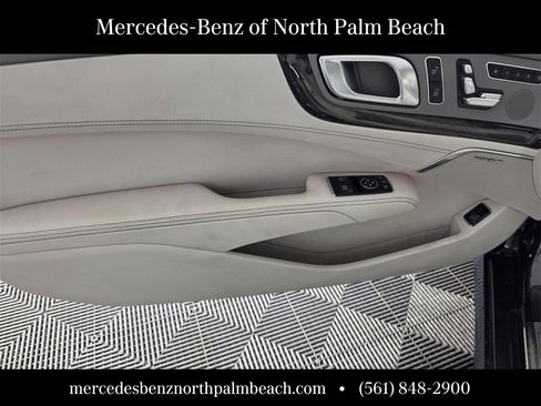 Used 2013 Mercedes-Benz SL 550 image 24