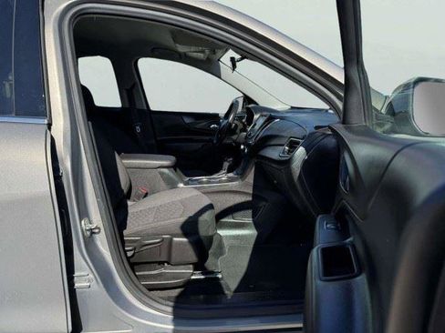 Used 2018 Chevrolet Equinox LT FWD image 45
