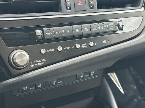 Certified 2025 Lexus ES 350 w/ Premium Package image 19