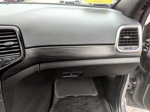 Used 2020 Jeep Grand Cherokee Altitude image 35