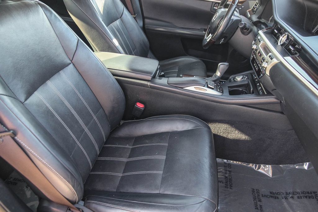 Used 2017 Lexus ES 300h w/ Luxury Package FWD image 17
