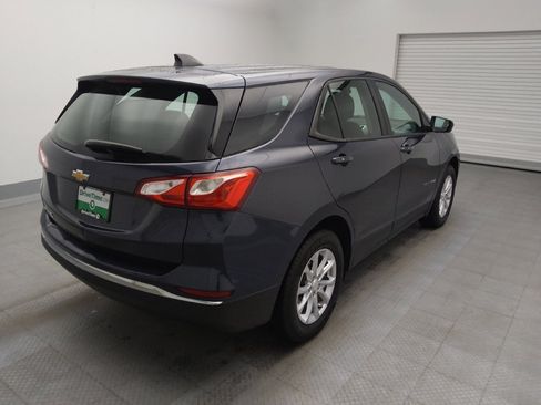 Used 2018 Chevrolet Equinox LS image 9