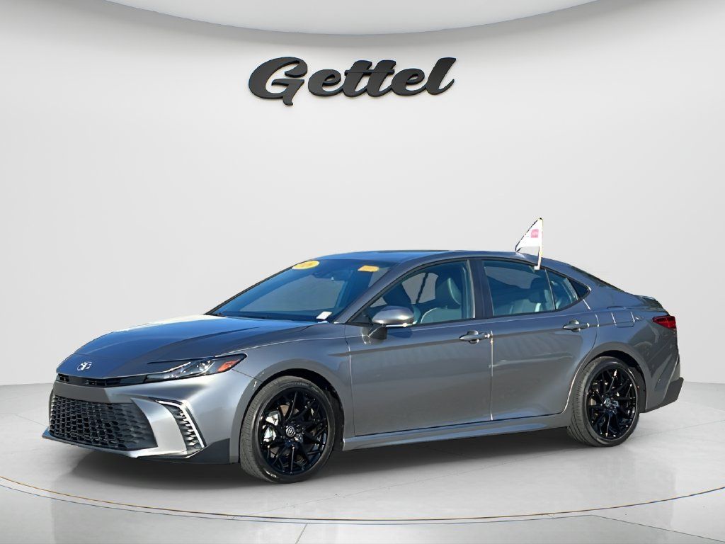 Used 2026 Toyota Camry SE w/ Convenience Package FWD image 1