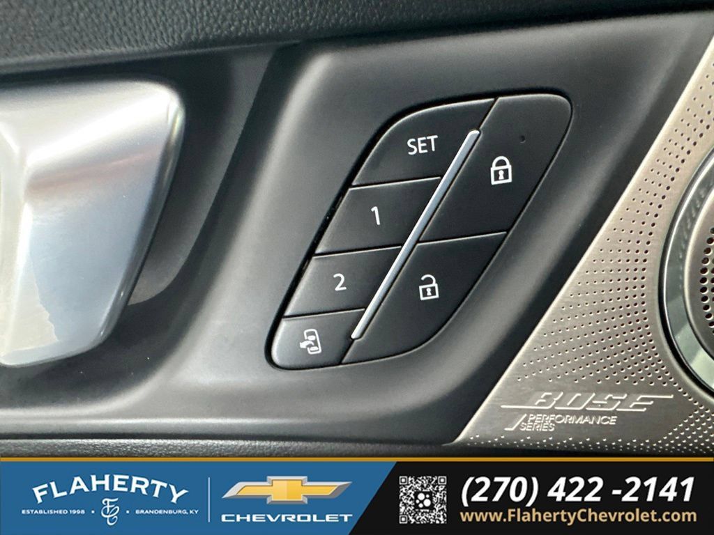 Used 2025 Buick Enclave Avenir w/ Super Cruise Package AWD/4WD image 19