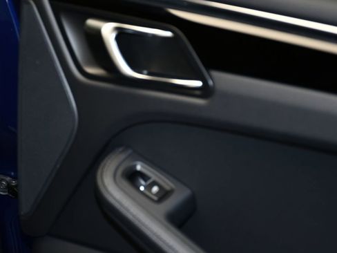 New 2026 Porsche Macan AWD/4WD image 27