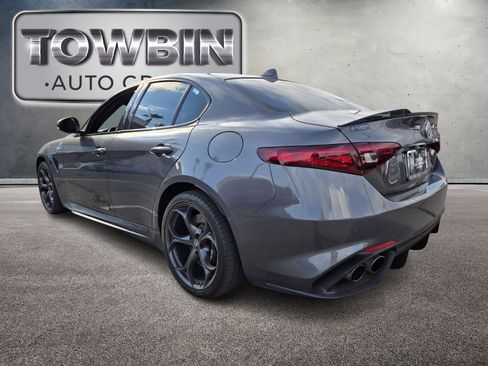 Used 2019 Alfa Romeo Giulia Quadrifoglio RWD image 6