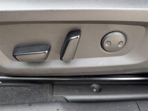 Used 2025 Mitsubishi Outlander SE image 13