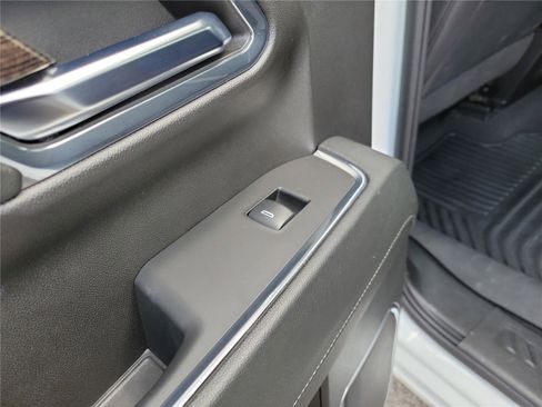 Used 2024 Chevrolet Silverado 1500 LT AWD/4WD image 16