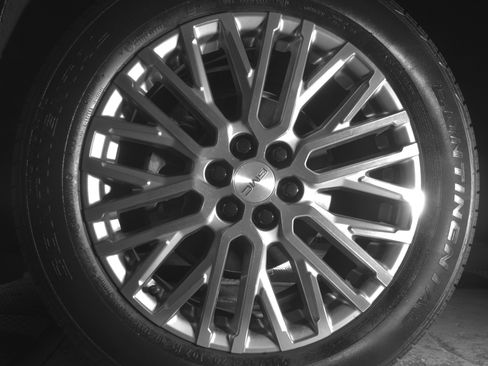 Used 2025 GMC Acadia Denali image 9