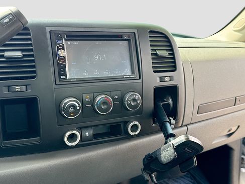 Used 2010 Chevrolet Silverado 1500 W/T RWD image 9