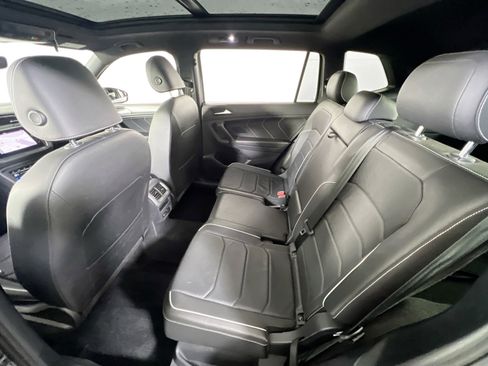 Used 2022 Volkswagen Tiguan SEL R-Line image 25