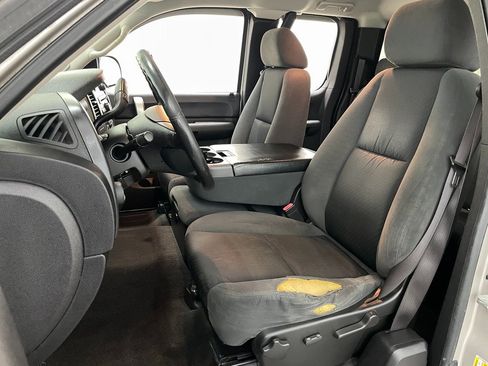 Used 2009 Chevrolet Silverado 2500 LT w/ Exterior Plus Package image 18