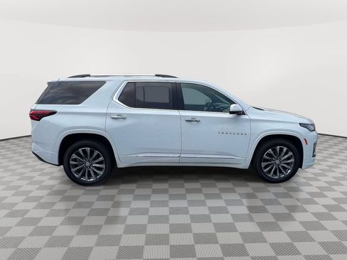 Used 2023 Chevrolet Traverse Premier AWD/4WD image 3