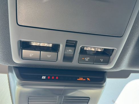 New 2025 MAZDA MAZDA3 Hatchback w/Premium Plus Pkg image 27