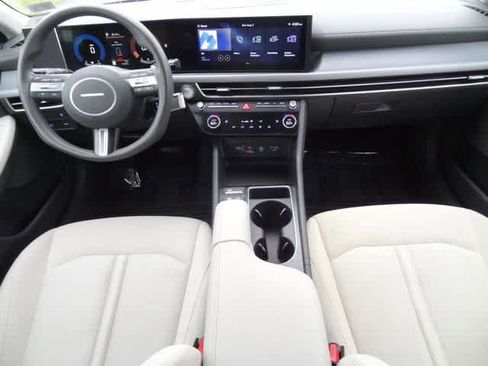 Used 2025 Hyundai Sonata SEL FWD image 12